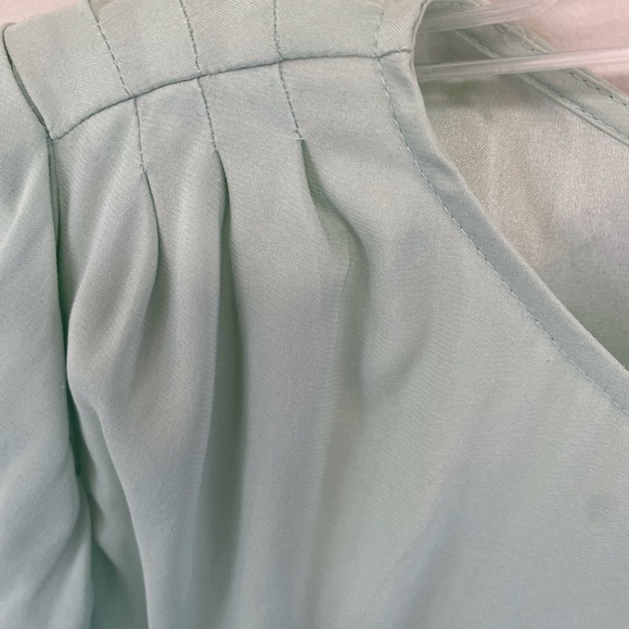 Alice + Olivia short sleeve silk top, size small - Picture 3 of 5